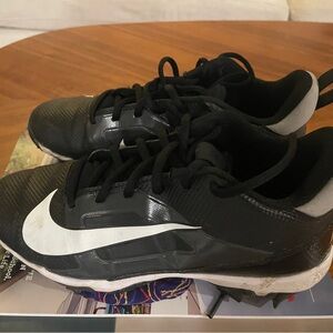 Nike Kids’ Alpha Menace football cleats